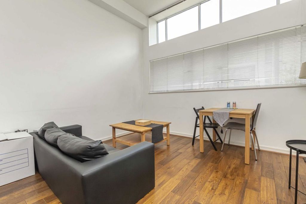 Property photo 2 of 4