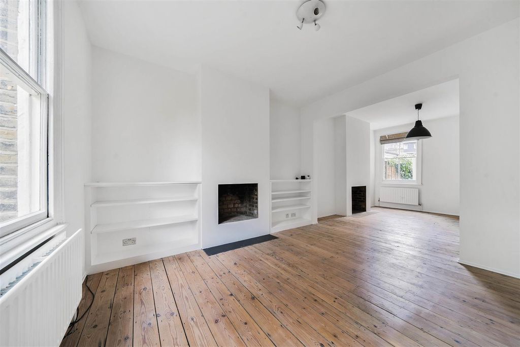 Property photo 2 of 13