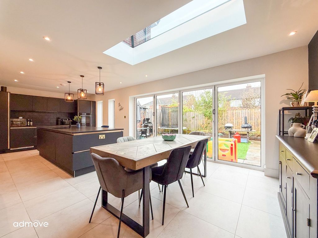 Property photo 3 of 33