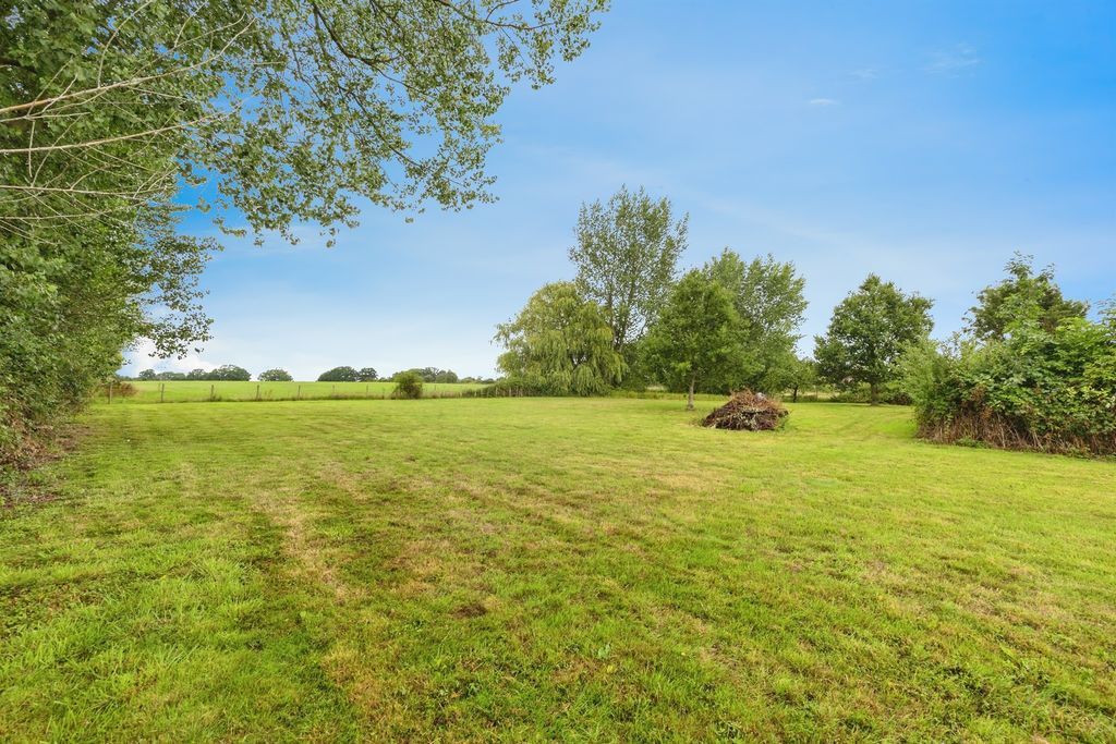 Property photo 2 of 25