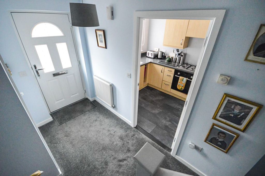 Property photo 2 of 11