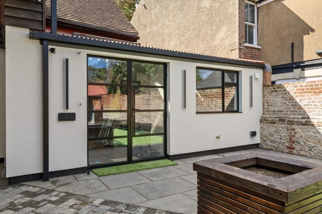 Property photo 1 of 16 Front Aspect