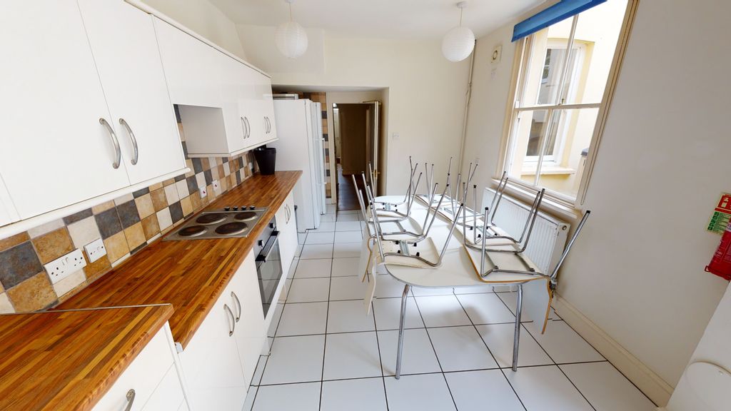 Property photo 1 of 15 26-Cotham-Vale-07022