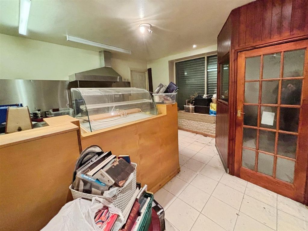 Property photo 3 of 16 Shop/Retail Unit