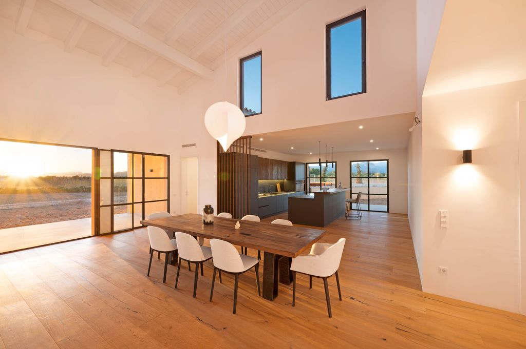 Property photo 2 of 20 Web-10.Jpg