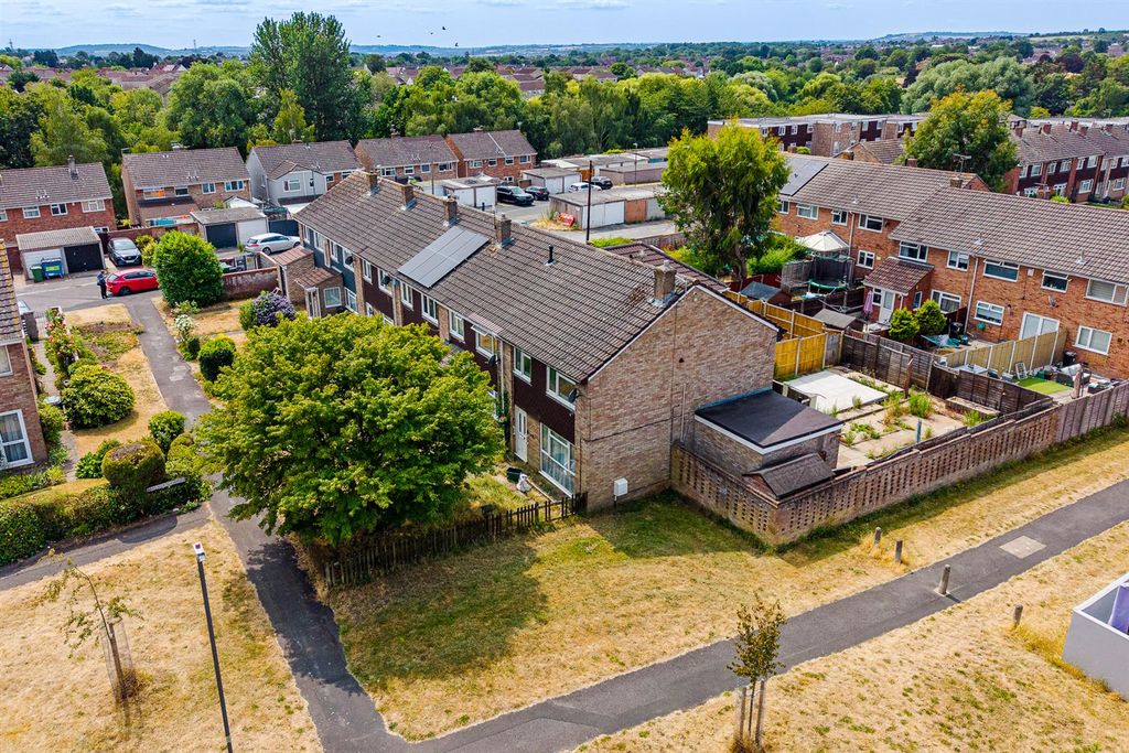 Property photo 2 of 34 130 Malvern Drive, Warmley, Bristol, Bs30 8Ux | Fr
