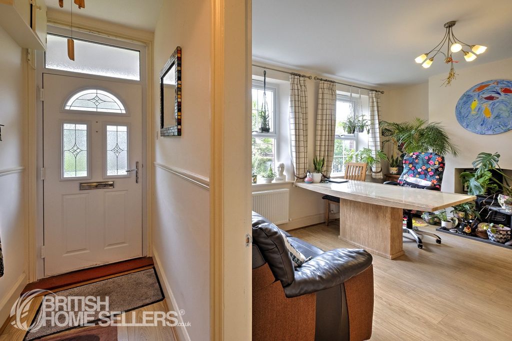 Property photo 3 of 19 Picture No. 06