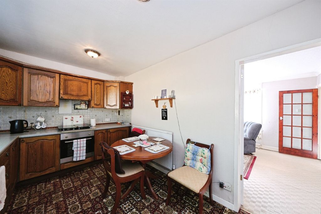Property photo 3 of 15