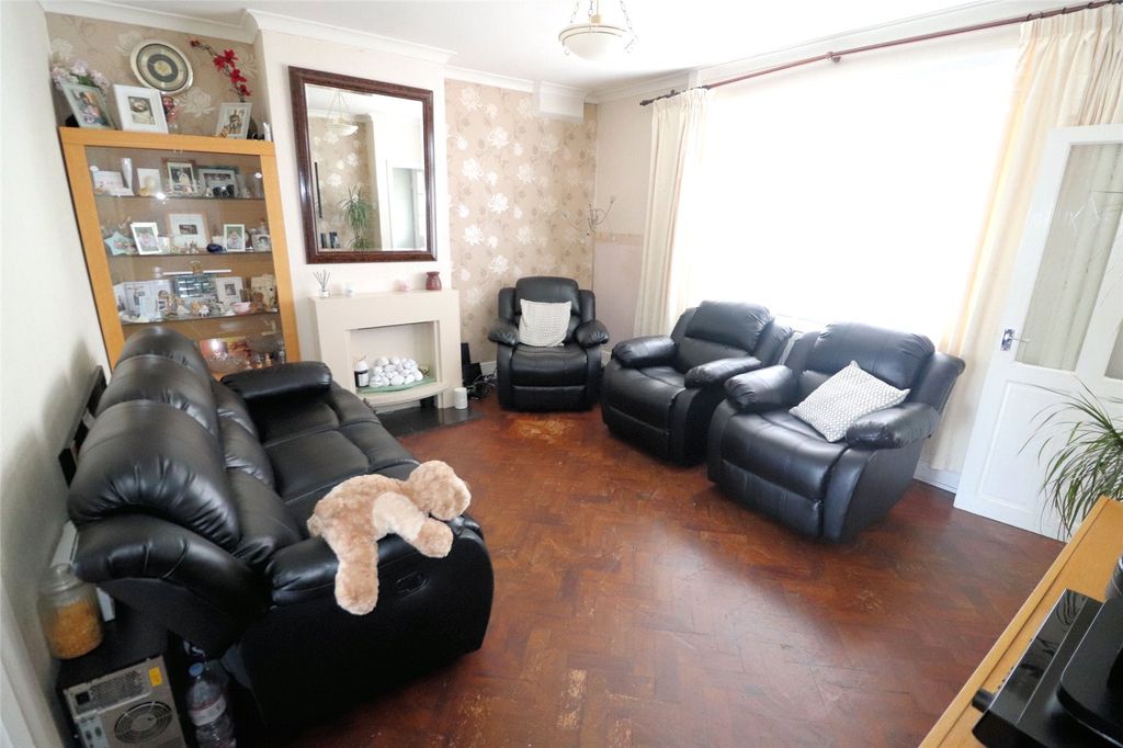 Property photo 2 of 16 Picture No. 22
