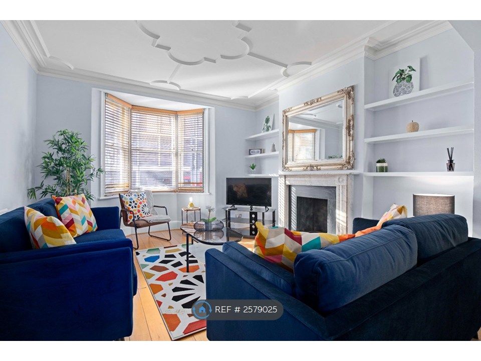 Property photo 1 of 25 Living Area