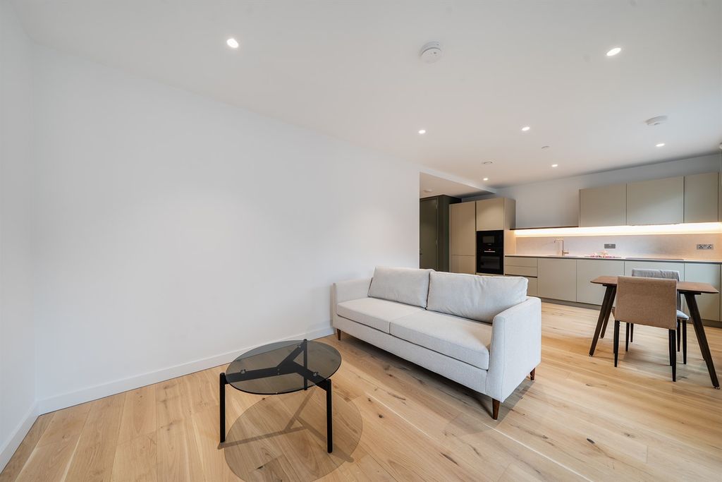 Property photo 1 of 16 (Main)