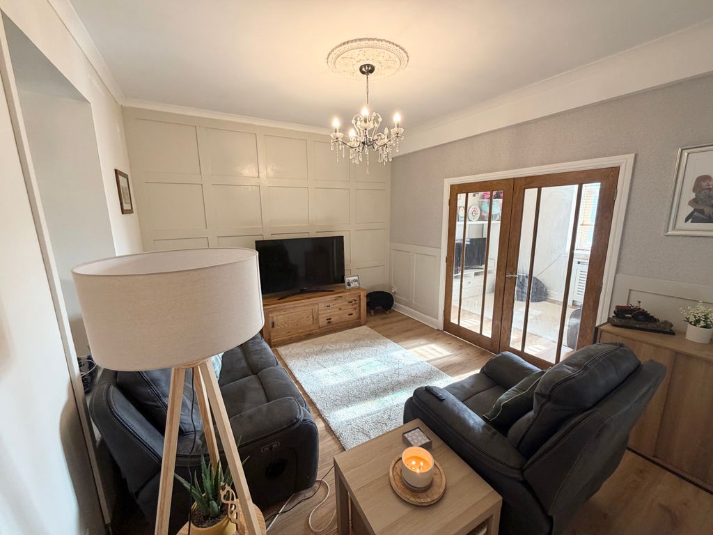 Property photo 3 of 23