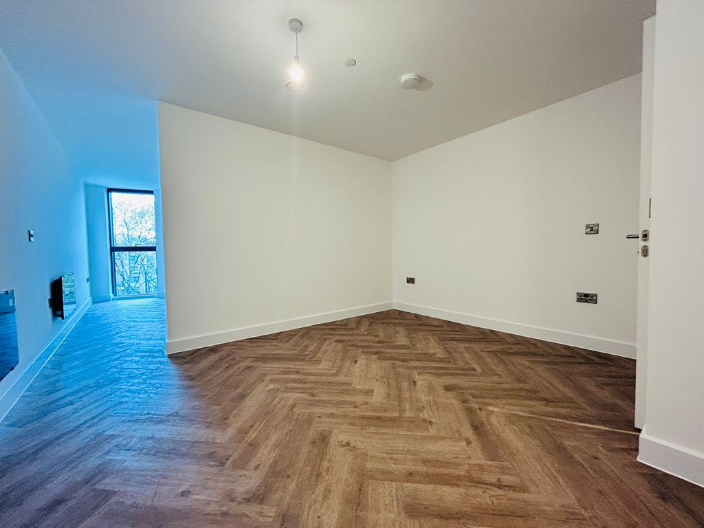 Property photo 2 of 4 Bedroom