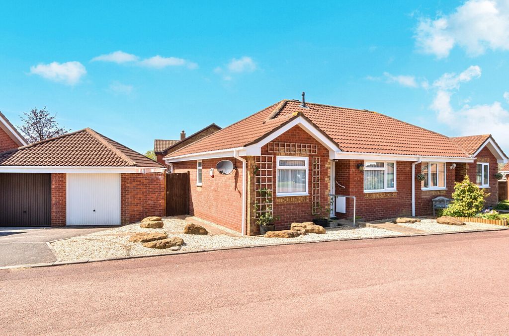 Property photo 1 of 16 Front