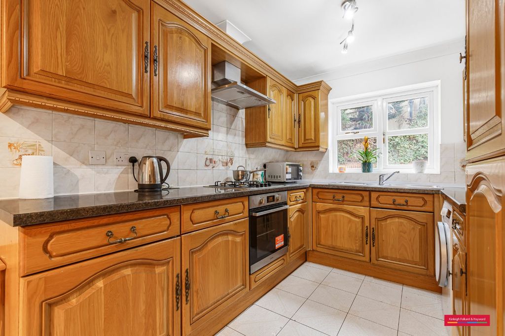 Property photo 1 of 19 Picture No. 10