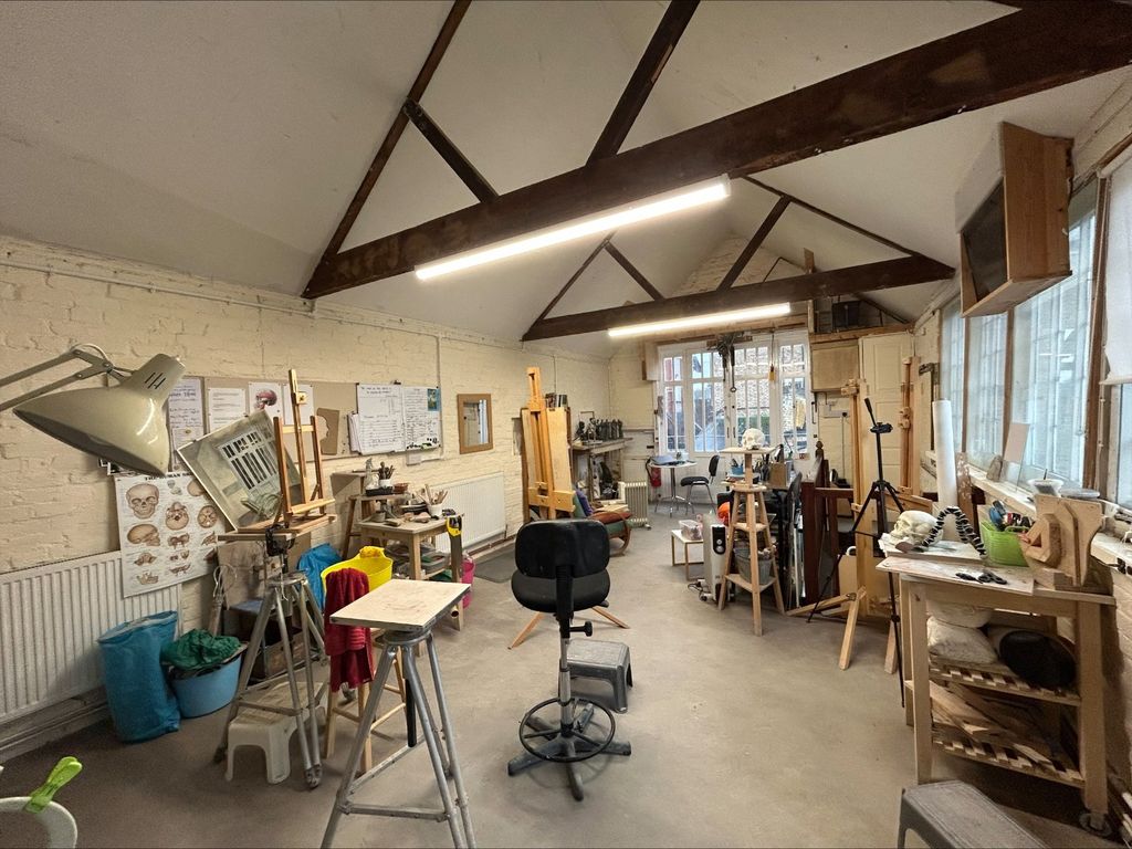 Property photo 2 of 11 Picture No. 01