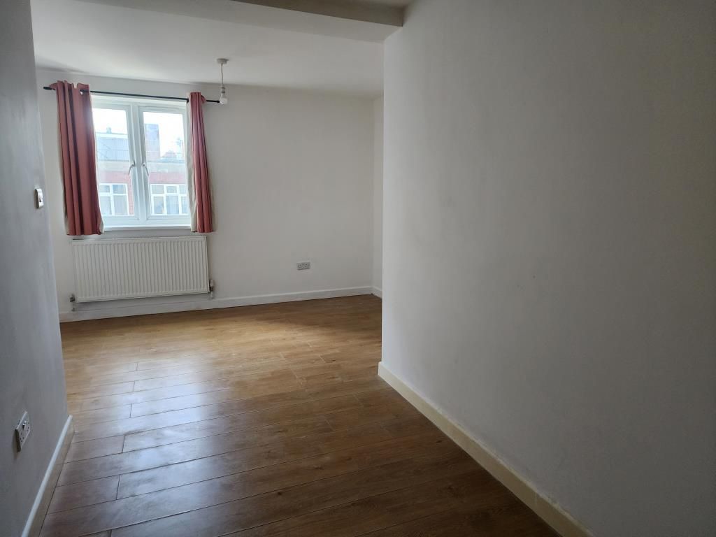 Property photo 3 of 4 Bedroom