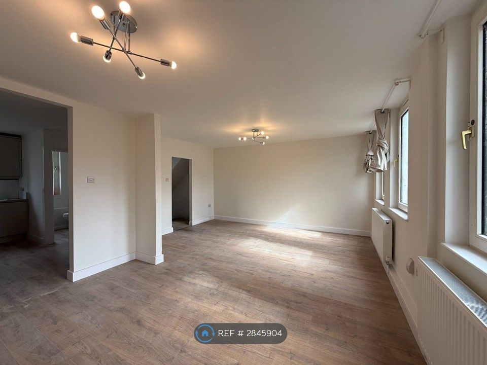 Property photo 1 of 10 Living Dining Room