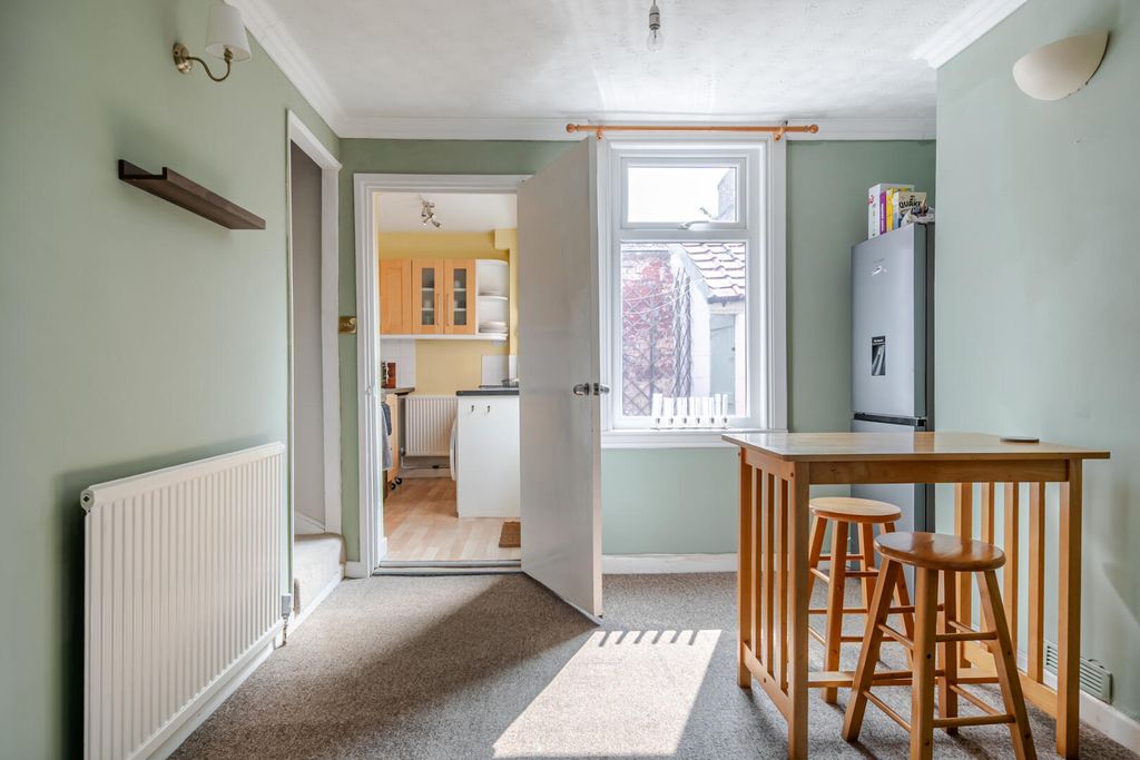 Property photo 3 of 15 Kitchen