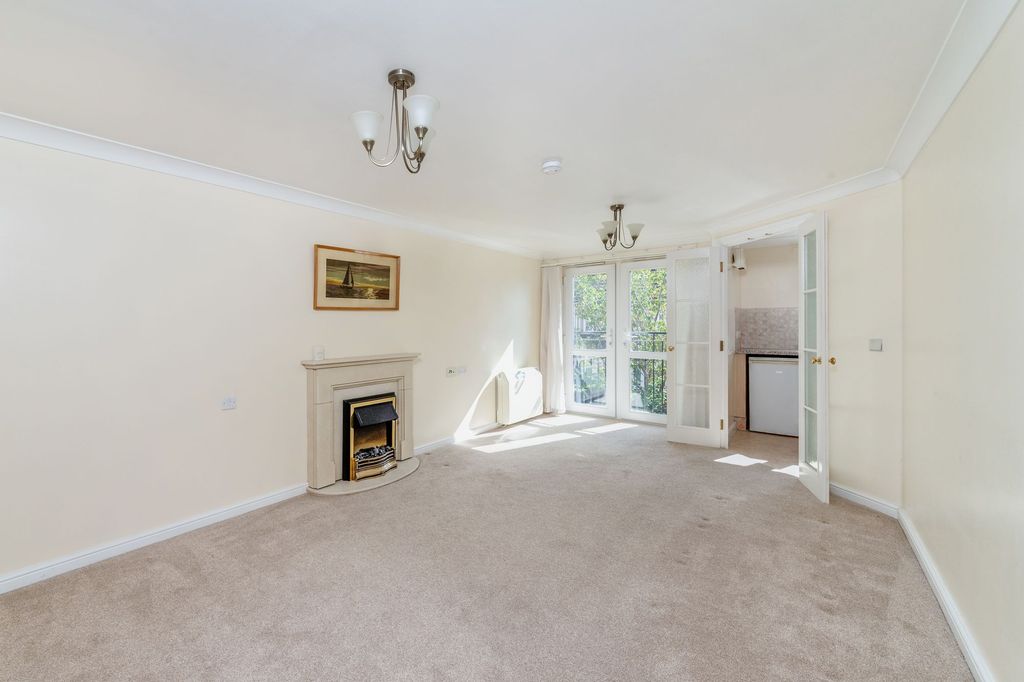 Property photo 2 of 10