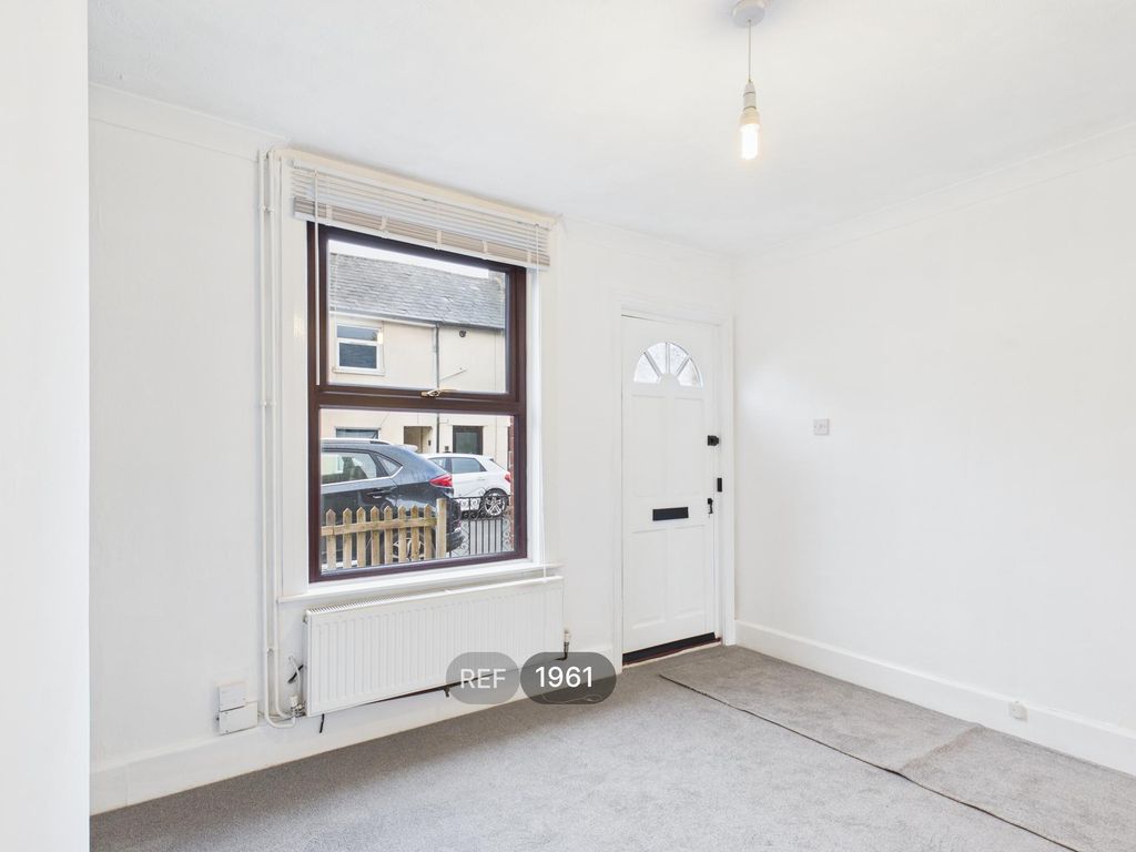 Property photo 2 of 18 Living Room