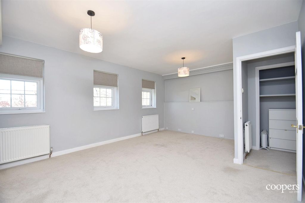 Property photo 2 of 14 Bedroom