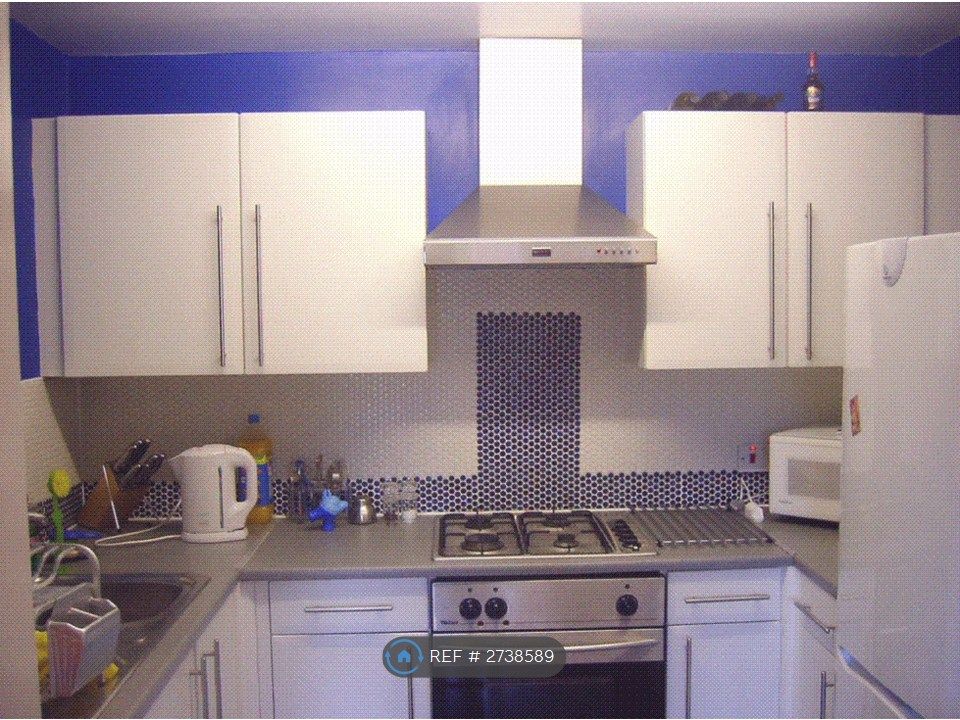 Property photo 3 of 13 Kitchen