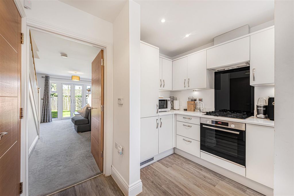 Property photo 2 of 16 Kitchen