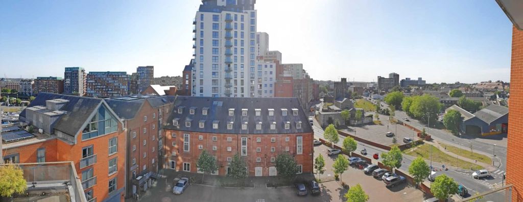 Property photo 2 of 11