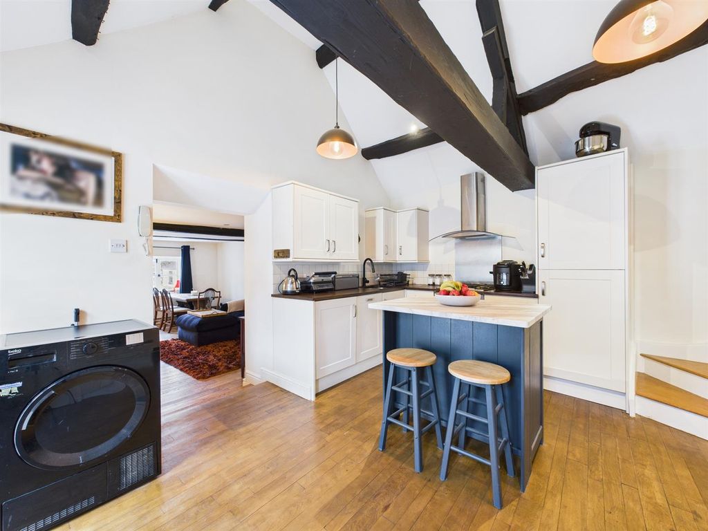 Property photo 3 of 10 Kitchen 2 .Jpg