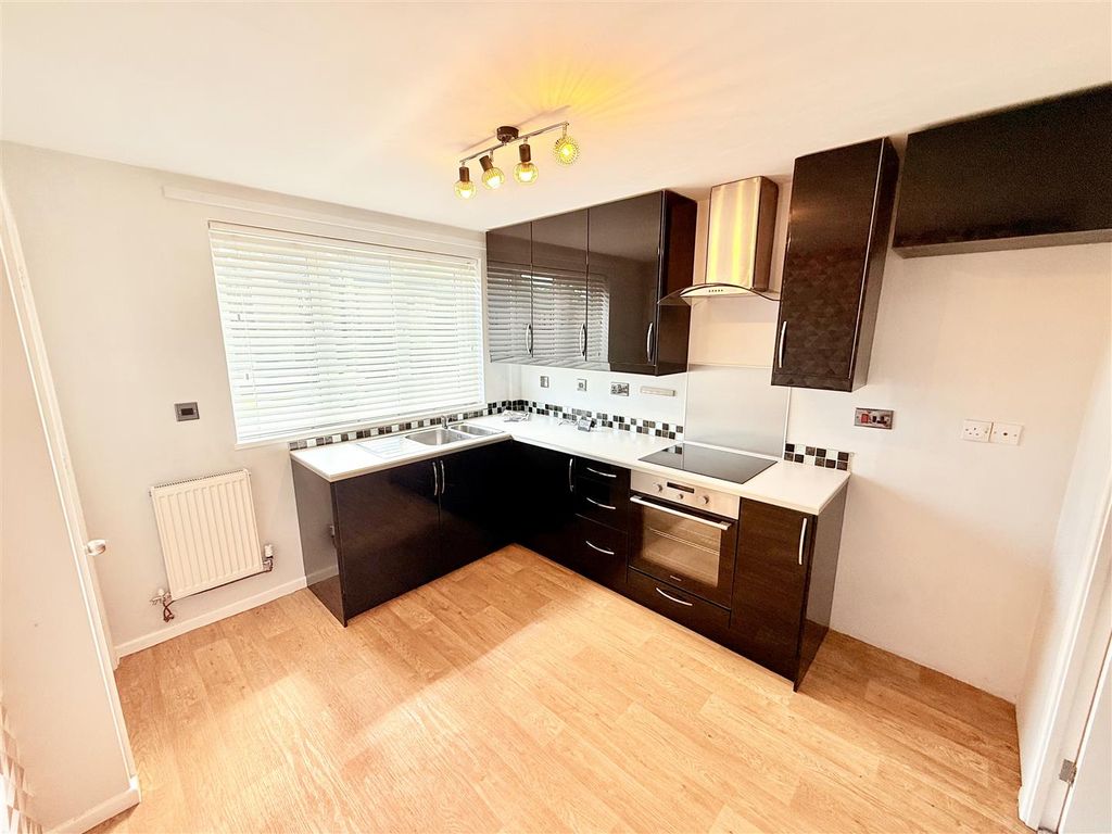 Property photo 2 of 13 Tempimageqnrcs4.Jpg