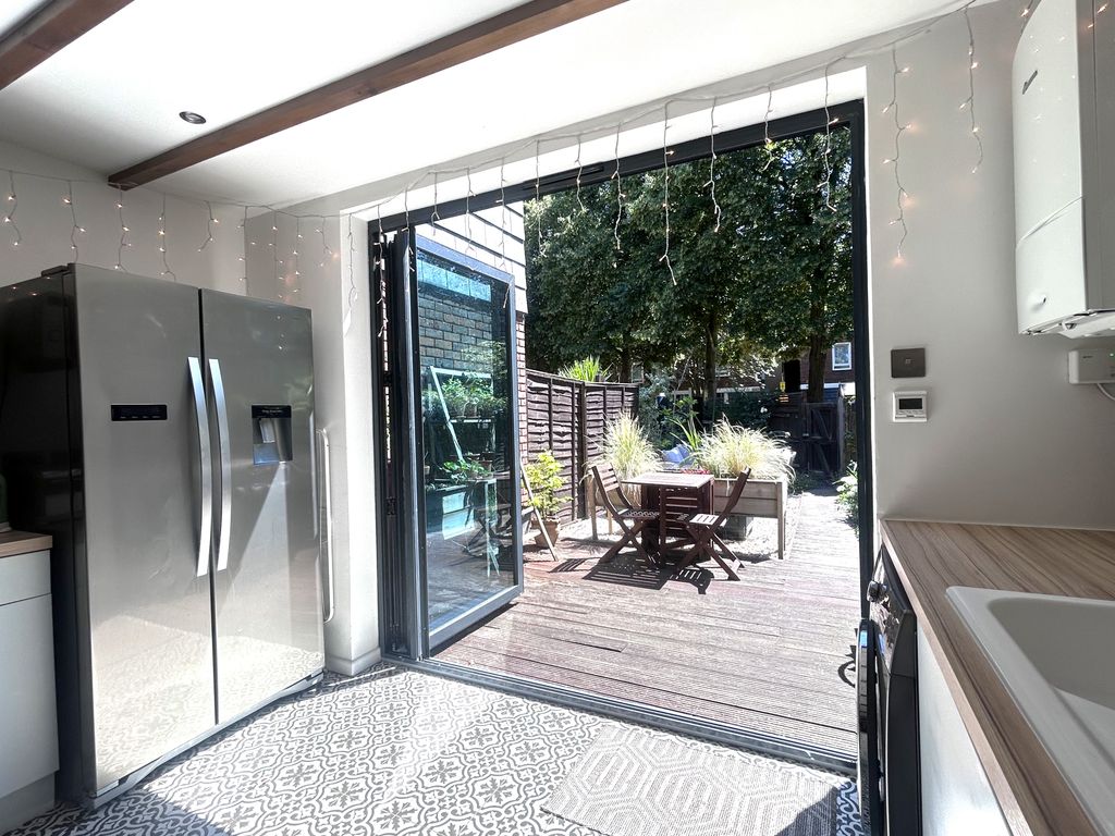 Property photo 2 of 30 Image00028