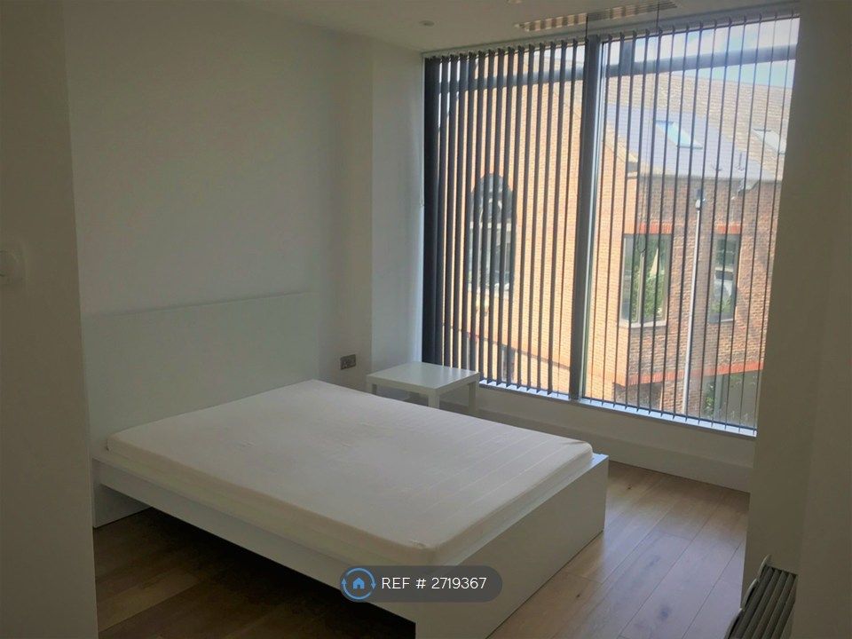 Property photo 2 of 8 Bedroom