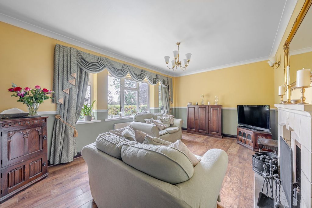 Property photo 2 of 19