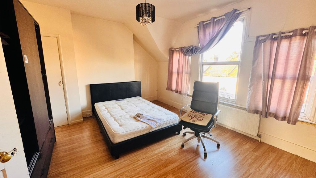 Property photo 1 of 5