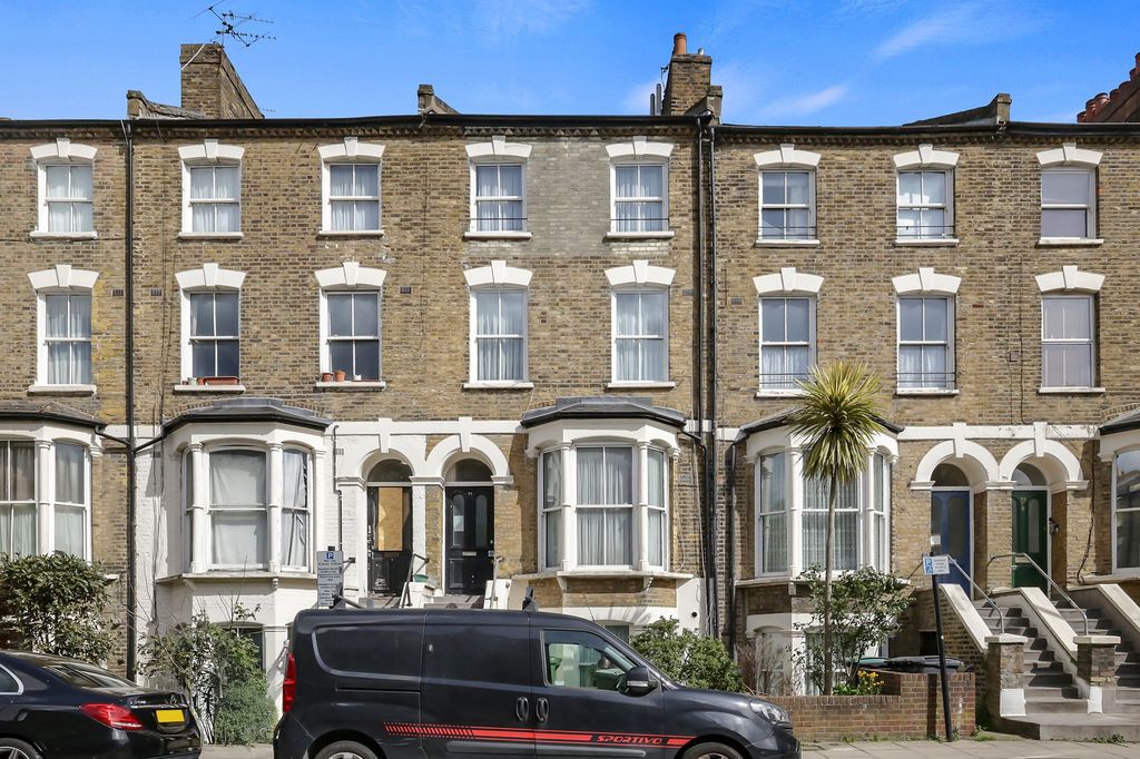 Property photo 1 of 12