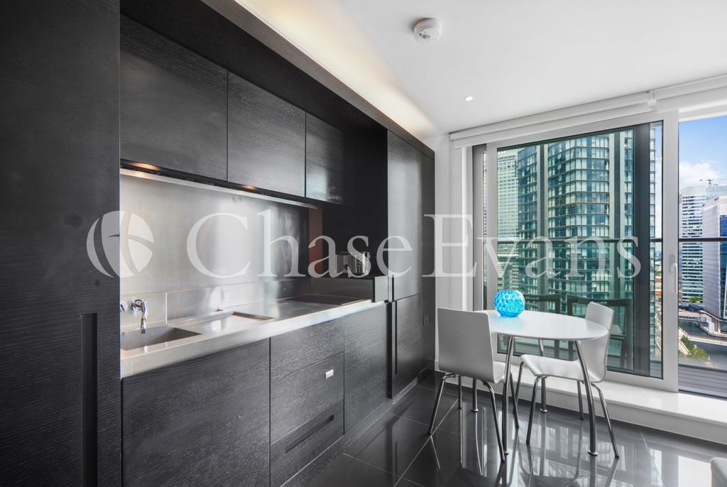 Property photo 2 of 17 Kitchen