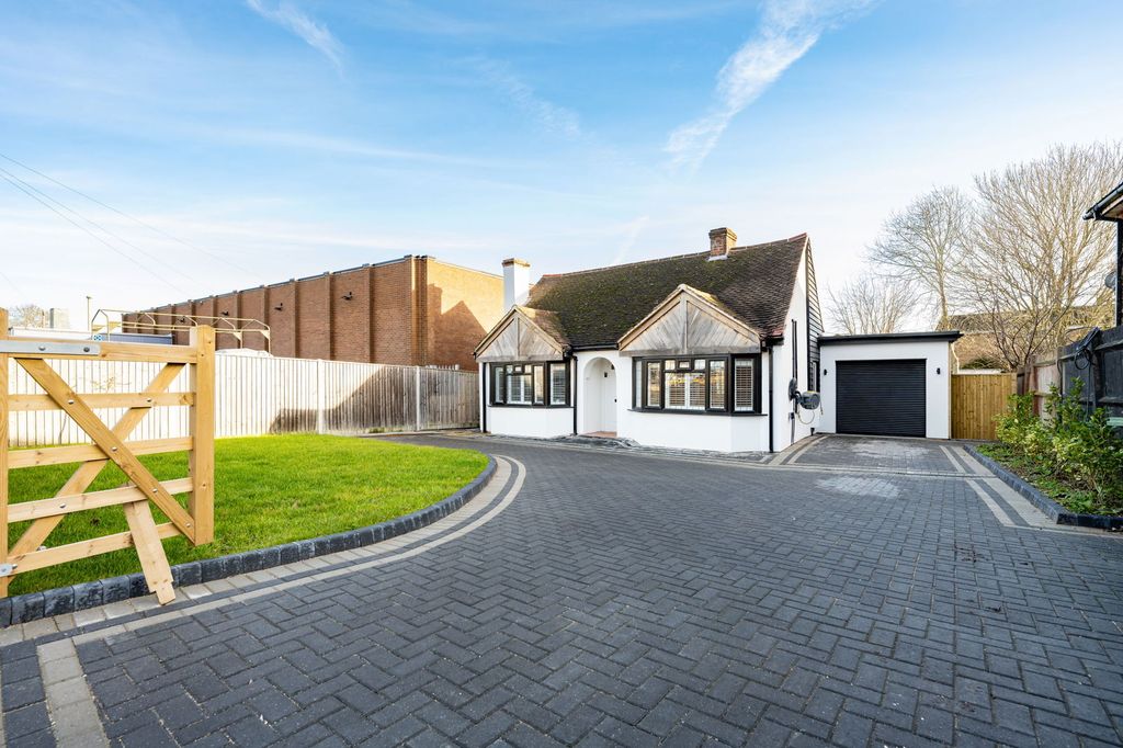 Property photo 2 of 33