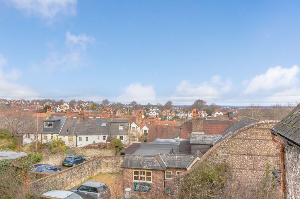 Property photo 3 of 24