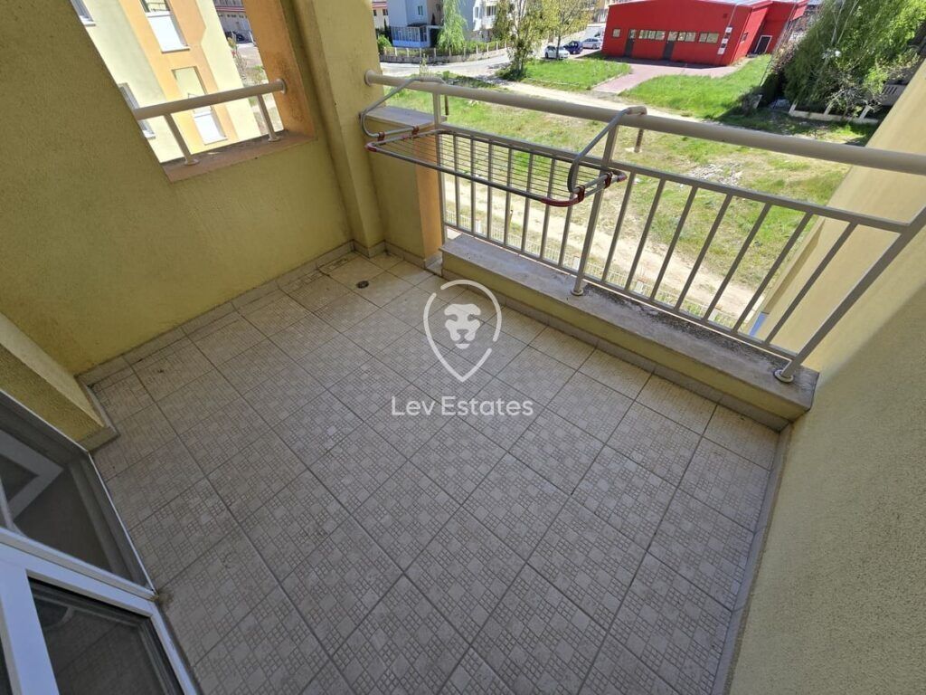 Property photo 2 of 13