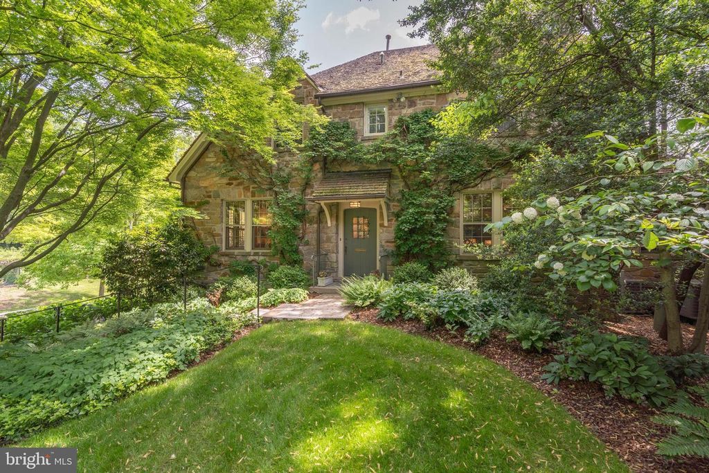 Property photo 1 of 22