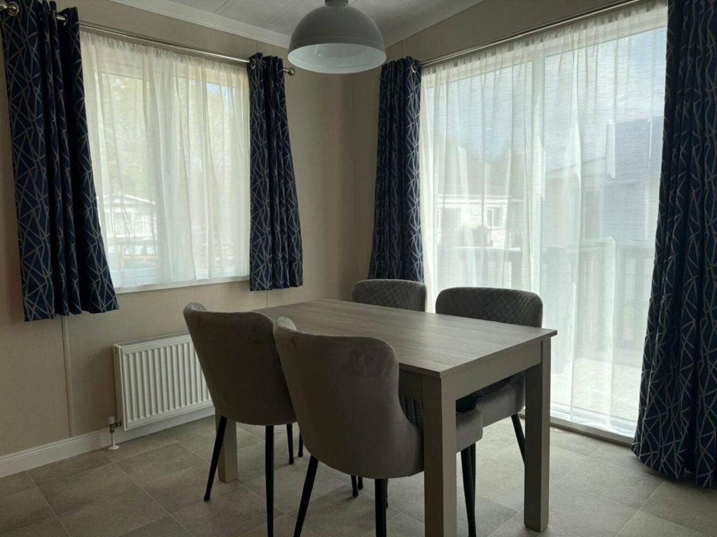 Property photo 2 of 33