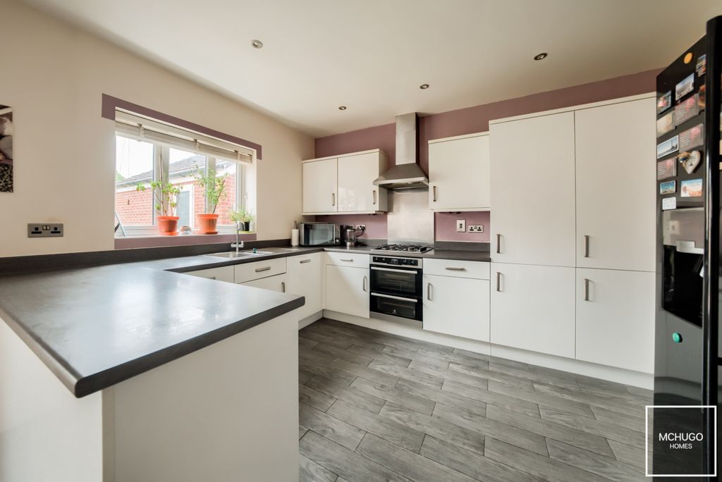 Property photo 2 of 17 Xt5A7212-Hdr(3)