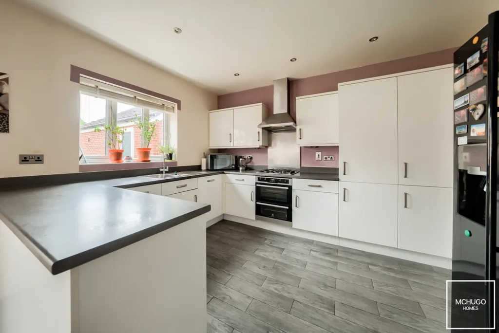House in Birmingham, West Midlands - More