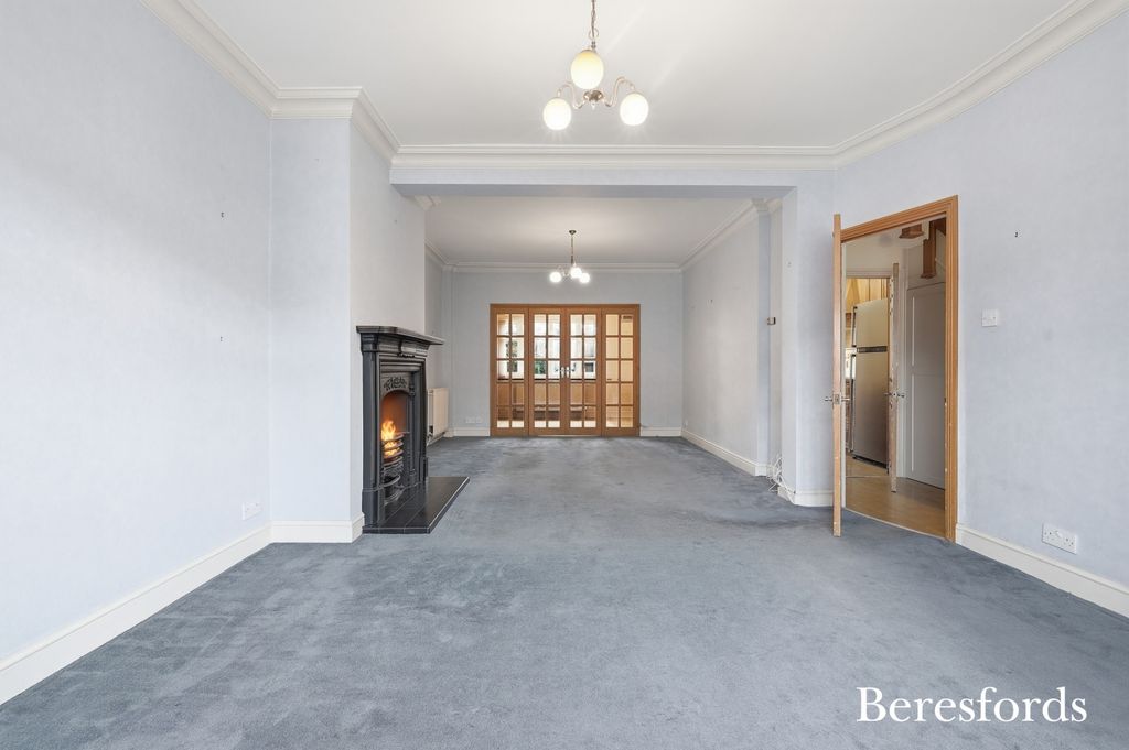 Property photo 2 of 27 Picture No. 21