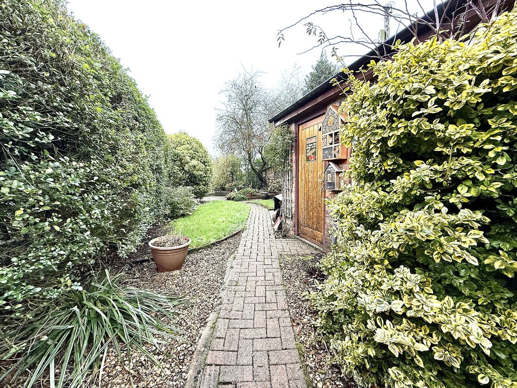 Property photo 2 of 37