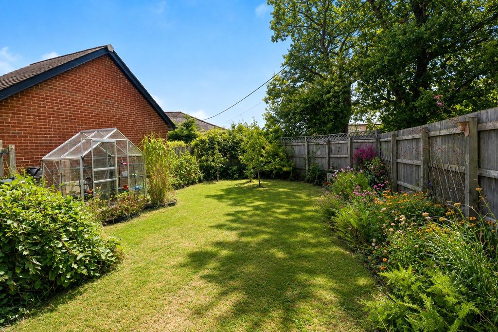 Property photo 2 of 14 Picture No. 13