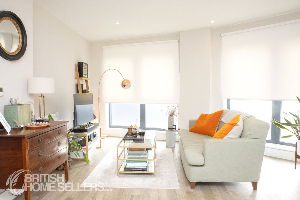 Property photo 2 of 8 Picture No. 10