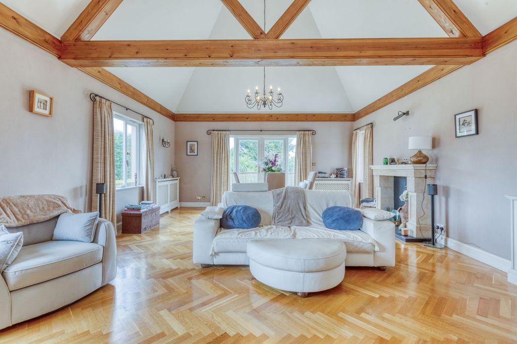 Additional image 10 of 3 bed flat for saleApartment 4 La Rocquaise, St Brelade JE3