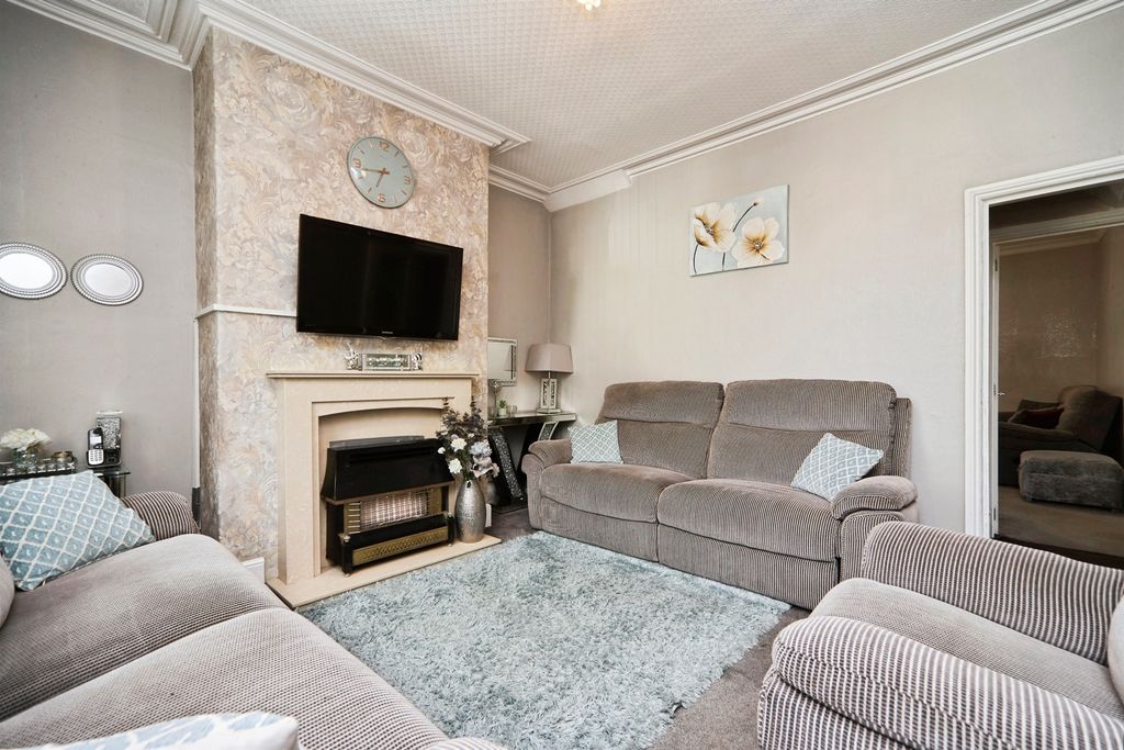 Property photo 3 of 17